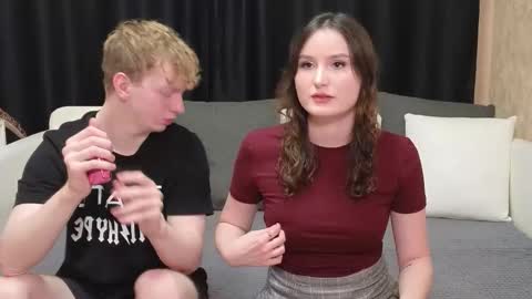 Jean and Isa right couple Mark and Eva left couple online show from September 24, 2025, 10:29 am