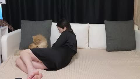 Jean and Isa right couple Mark and Eva left couple online show from October 22, 2025, 10:48 am