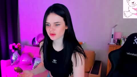 Snapshot of lora_cain chatting on February 22, 2025, 5:24 pm Lora Cain online show from February 22, 2025, 5:24 pm