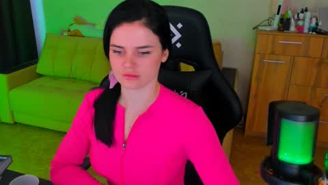 Snapshot of lora_cain chatting on March 9, 2025, 5:33 am Lora Cain online show from March 9, 2025, 5:33 am