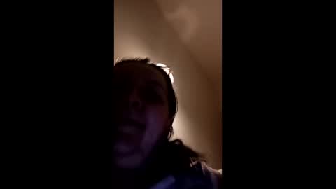 Lora online show from December 4, 2024, 7:23 pm