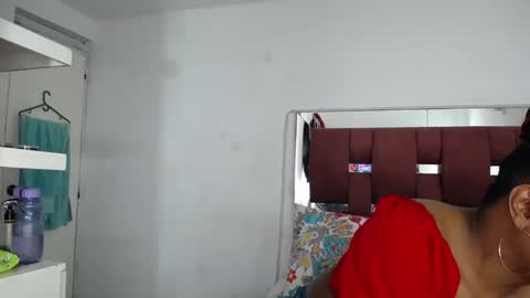 Loraine online show from December 14, 2025, 1:44 am