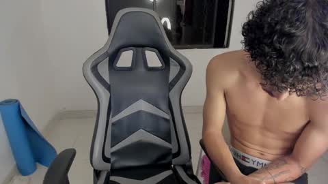 Snapshot of lordpussy__ chatting on October 18, 2025, 4:37 am lordpussy__ online show from October 18, 2025, 4:37 am