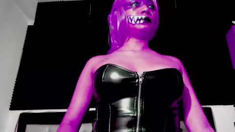 Snapshot of loredepp chatting on October 17, 2025, 5:21 am Lore Depp online show from October 17, 2025, 5:21 am