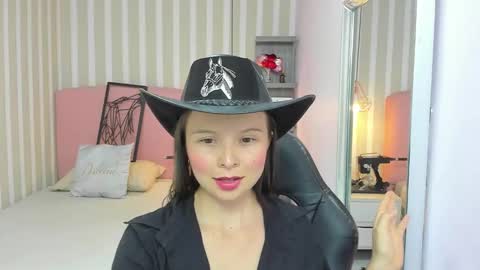 lorelaigiven online show from January 14, 2025, 12:24 pm