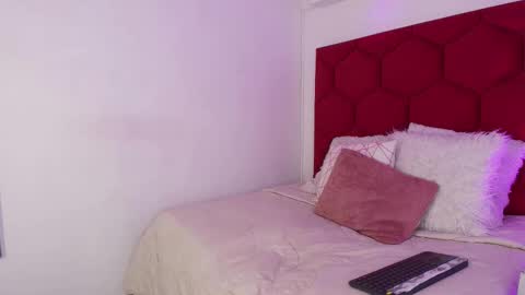 Snapshot of loreley_novoa chatting on September 12, 2025, 3:28 am LORELI online show from September 12, 2025, 3:28 am