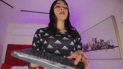 Snapshot of loreley_novoa chatting on September 15, 2025, 3:17 am LORELI online show from September 15, 2025, 3:17 am