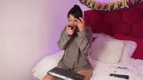 Snapshot of loreley_novoa chatting on October 28, 2025, 3:43 am LORELI online show from October 28, 2025, 3:43 am