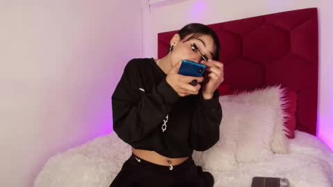 Snapshot of loreley_novoa chatting on November 7, 2025, 3:28 am LORELI online show from November 7, 2025, 3:28 am