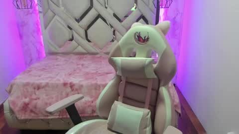 lorem_adams online show from January 24, 2025, 11:15 am