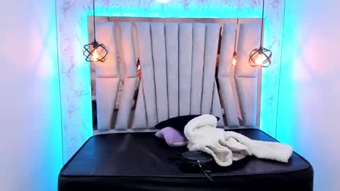 lorem_adams online show from February 25, 2025, 6:09 pm