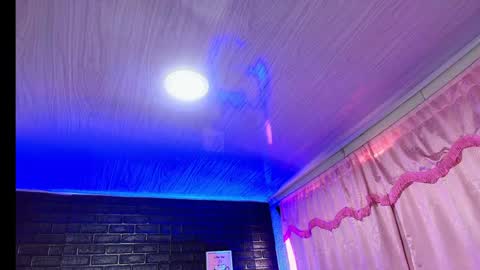 Loren online show from December 5, 2024, 9:39 pm