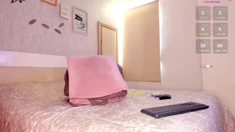 Snapshot of lorendolltsx chatting on November 18, 2025, 6:23 pm Loren online show from November 18, 2025, 6:23 pm