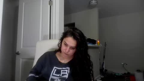 lorenlovely online show from December 16, 2025, 10:37 pm