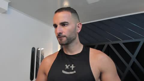 Snapshot of lorenzo_walker_ chatting on January 22, 2025, 5:17 pm L O R E N Z O Thumbs Up help online show from January 22, 2025, 5:17 pm