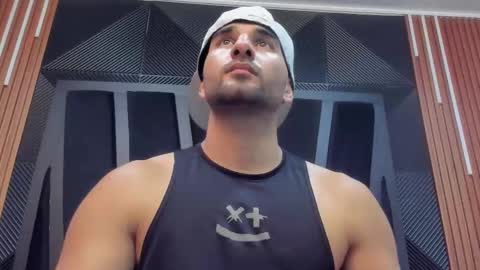 Snapshot of lorenzo_walker_ chatting on October 22, 2025, 5:24 pm L O R E N Z O Thumbs Up help online show from October 22, 2025, 5:24 pm