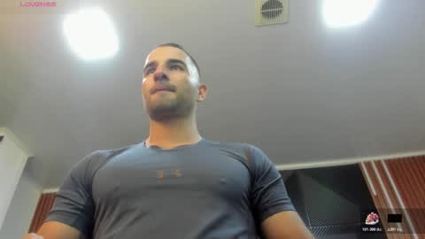 Snapshot of lorenzo_walker_ chatting on October 31, 2025, 11:11 am L O R E N Z O Thumbs Up help online show from October 31, 2025, 11:11 am