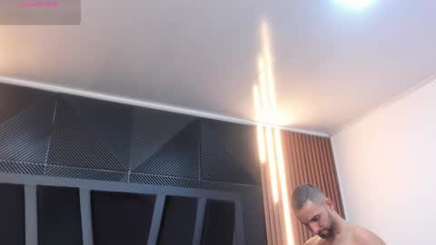 Snapshot of lorenzo_walker_ chatting on November 22, 2025, 5:12 pm L O R E N Z O Thumbs Up help online show from November 22, 2025, 5:12 pm