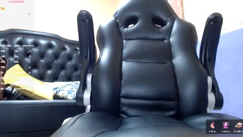 LorenzoReyes online show from September 10, 2025, 5:02 pm