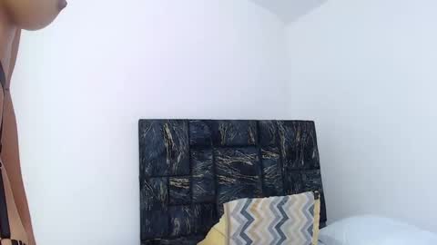 loretahorny online show from February 9, 2025, 12:30 pm