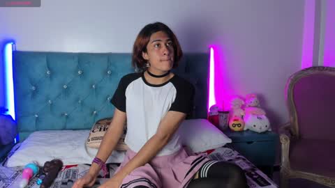 Snapshot of lorettmatthew chatting on February 6, 2025, 3:27 am LorettMatthew online show from February 6, 2025, 3:27 am