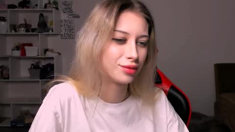 Lori online show from November 16, 2025, 2:22 pm