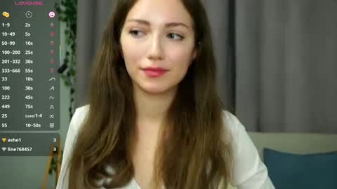 Snapshot of loriamarzinske chatting on October 3, 2025, 9:34 pm Naomi online show from October 3, 2025, 9:34 pm