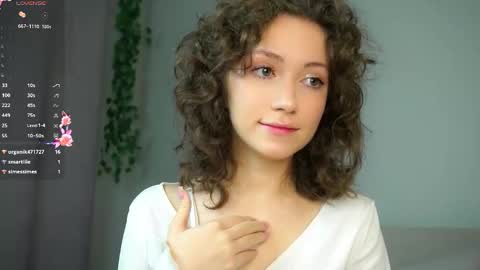 Snapshot of loriamarzinske chatting on November 14, 2025, 9:46 pm Naomi online show from November 14, 2025, 9:46 pm