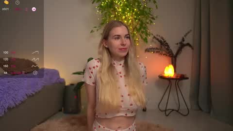 Lorrie online show from December 10, 2024, 2:28 pm