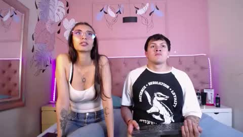 Snapshot of los_inquietos chatting on December 17, 2025, 8:37 pm Los inquietos online show from December 17, 2025, 8:37 pm