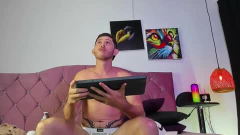 Snapshot of louis_bcasta1 chatting on February 24, 2025, 10:59 am OF louis bcasta1 online show from February 24, 2025, 10:59 am