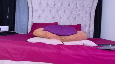 Snapshot of louis_bcasta1 chatting on October 11, 2025, 9:35 pm OF louis bcasta1 online show from October 11, 2025, 9:35 pm