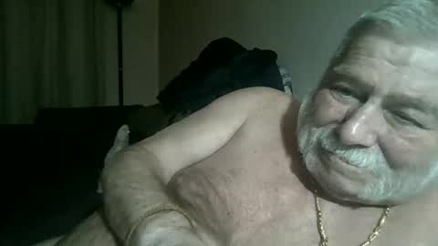 Snapshot of louis_chokdee chatting on February 21, 2025, 6:26 pm louis_chokdee online show from February 21, 2025, 6:26 pm