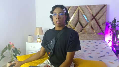 Louis Valdz online show from December 9, 2024, 8:33 pm