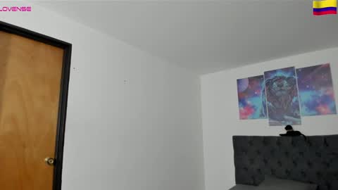 louis_marley_ online show from December 16, 2024, 11:50 pm