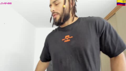 louis_marley_ online show from December 17, 2024, 8:54 pm