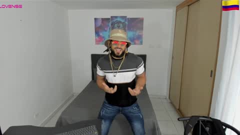 louis_marley_ online show from December 30, 2024, 10:01 pm