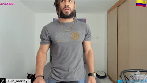 louis_marley_ online show from January 5, 2025, 4:48 pm