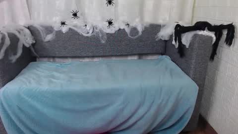 love bella  online show from October 8, 2025, 12:52 am