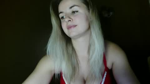 Megane online show from November 22, 2025, 7:13 pm