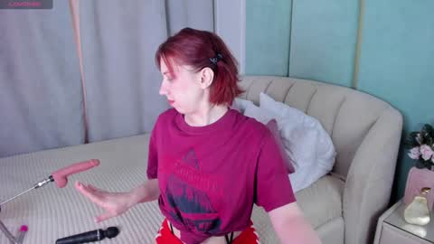 Snapshot of love_is_lola chatting on January 16, 2025, 4:17 am Lola online show from January 16, 2025, 4:17 am