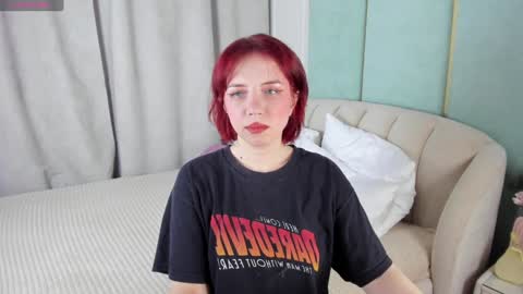 Snapshot of love_is_lola chatting on January 21, 2025, 1:08 am Lola online show from January 21, 2025, 1:08 am