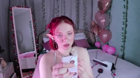 Snapshot of love_is_lola chatting on February 20, 2025, 1:25 am Lola online show from February 20, 2025, 1:25 am