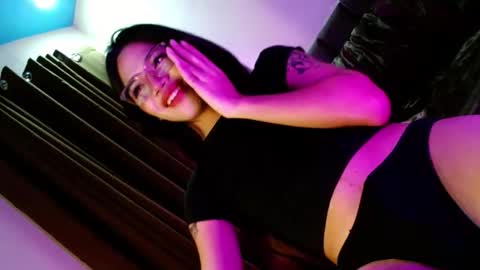 Seren online show from October 26, 2025, 10:32 am