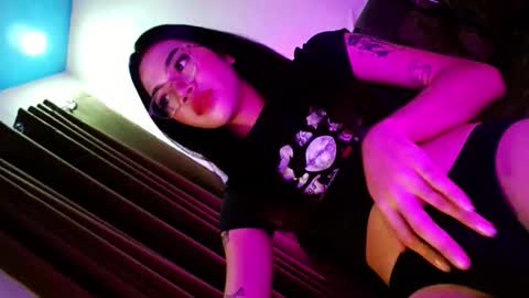 Seren online show from October 27, 2025, 11:03 am