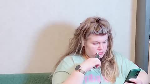 Snapshot of love_wiggy18 chatting on February 21, 2025, 9:56 am Ally online show from February 21, 2025, 9:56 am