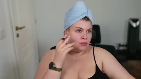 Snapshot of love_wiggy18 chatting on September 19, 2025, 2:51 pm Ally online show from September 19, 2025, 2:51 pm