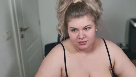 Snapshot of love_wiggy18 chatting on November 7, 2025, 7:19 am Ally online show from November 7, 2025, 7:19 am