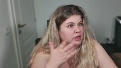 Snapshot of love_wiggy18 chatting on November 11, 2025, 7:41 am Ally online show from November 11, 2025, 7:41 am