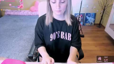 cat-girl online show from September 23, 2025, 12:52 pm